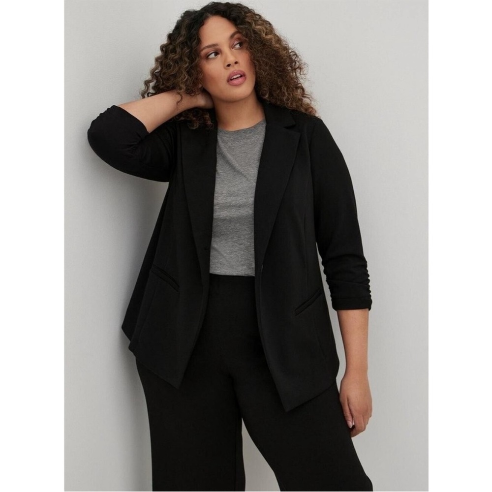 Torrid Cupro Single Button Blazer Deep Black Stretch Pockets 3 3X 22 24 - Picture 1 of 6